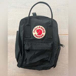Fjallraven Black Kanken Mini Backpack-EUC